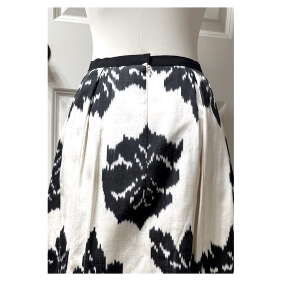 Oscar de la Renta Pleated Ikat 
Silk Cotton Skirt - Picture 6 of 14